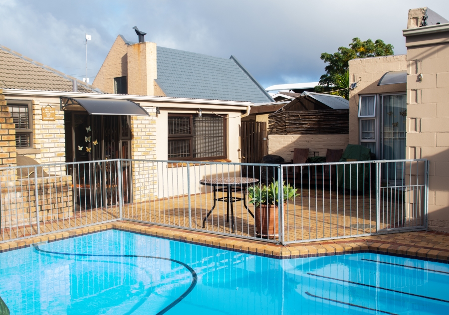 2 Bedroom Property for Sale in Bo Oakdale Western Cape